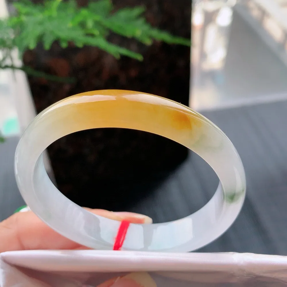 贵妃冰黄翡飘花  无瑕 尺寸:55.1/46.5/11.5/7.2 种色兼备