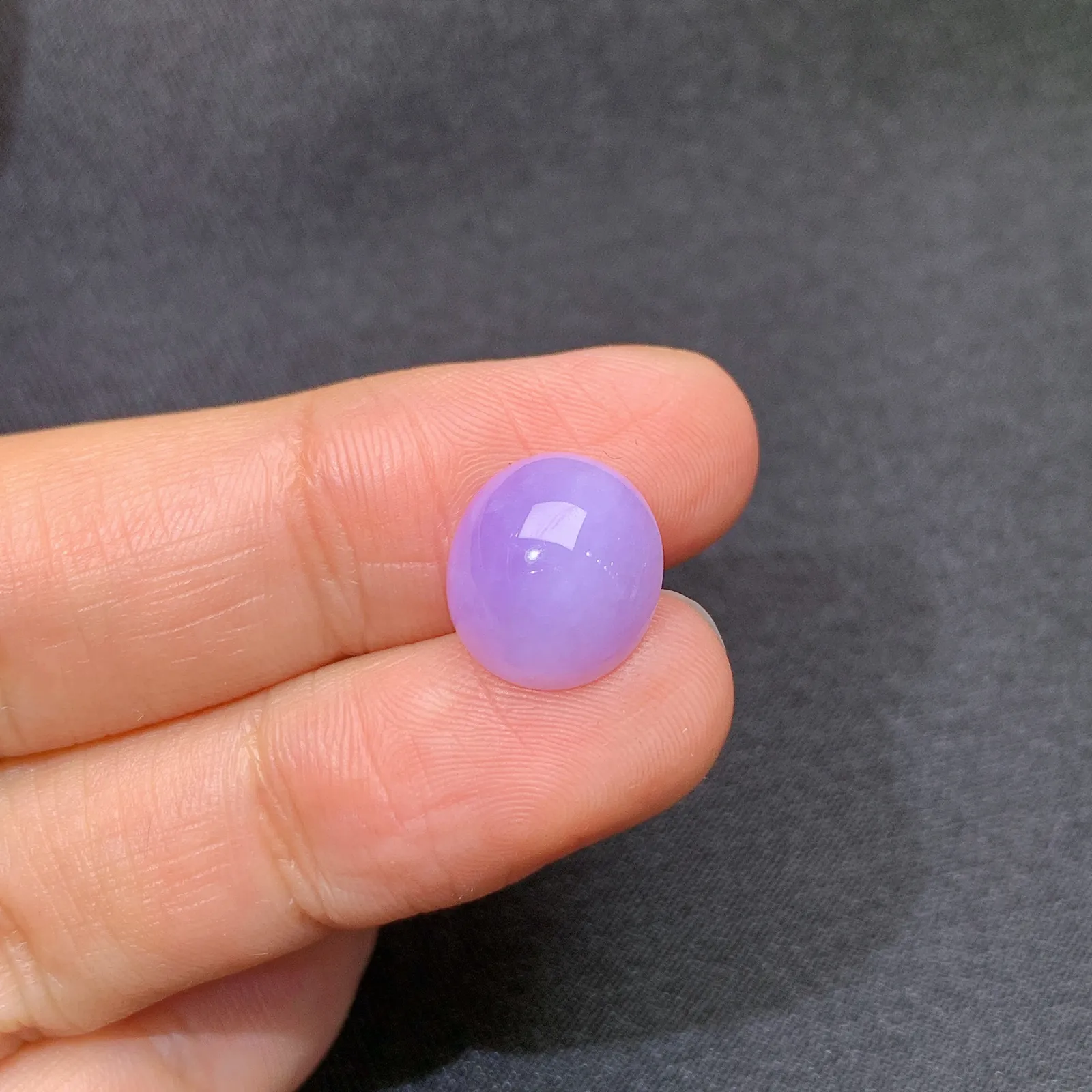 紫罗兰蛋面，镶嵌佳品，温润细腻，颜色鲜艳 尺寸11.5*10.4*5.1