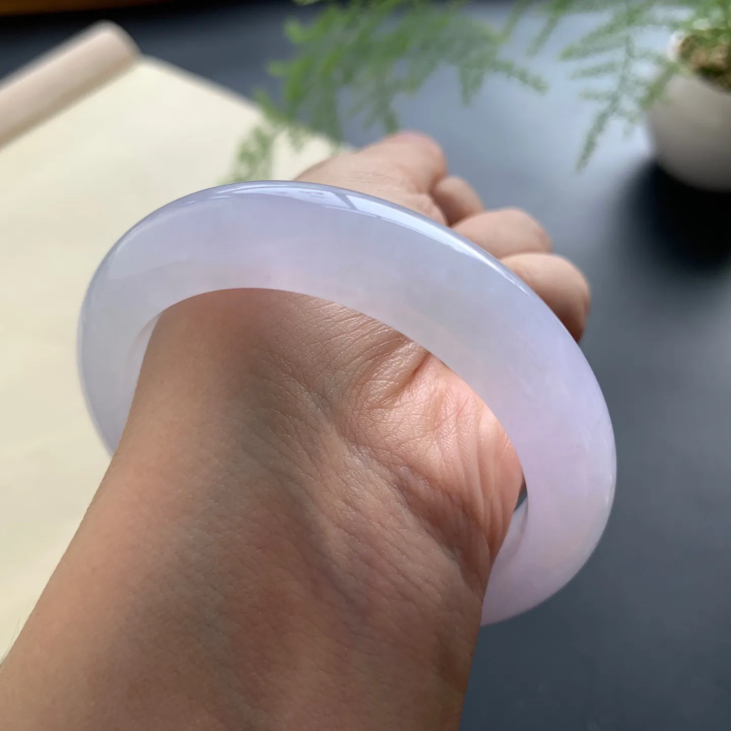 54圈口冰紫正圈手镯 尺寸：54-12.2-9.5，无纹裂，冰透水润，优雅迷人