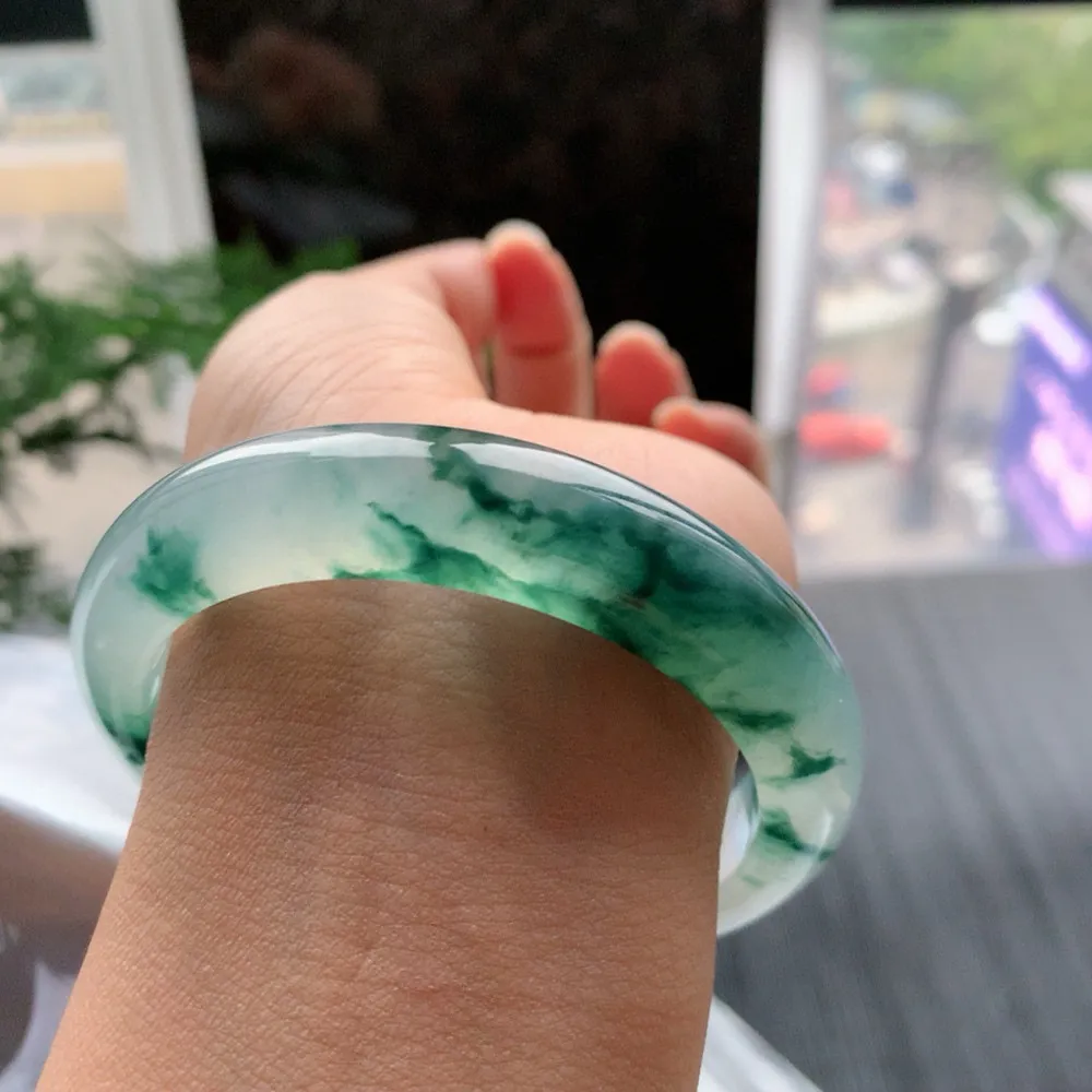 正圈冰玻飘花 无瑕 尺寸:57.1/12.5/9 花美 种水好