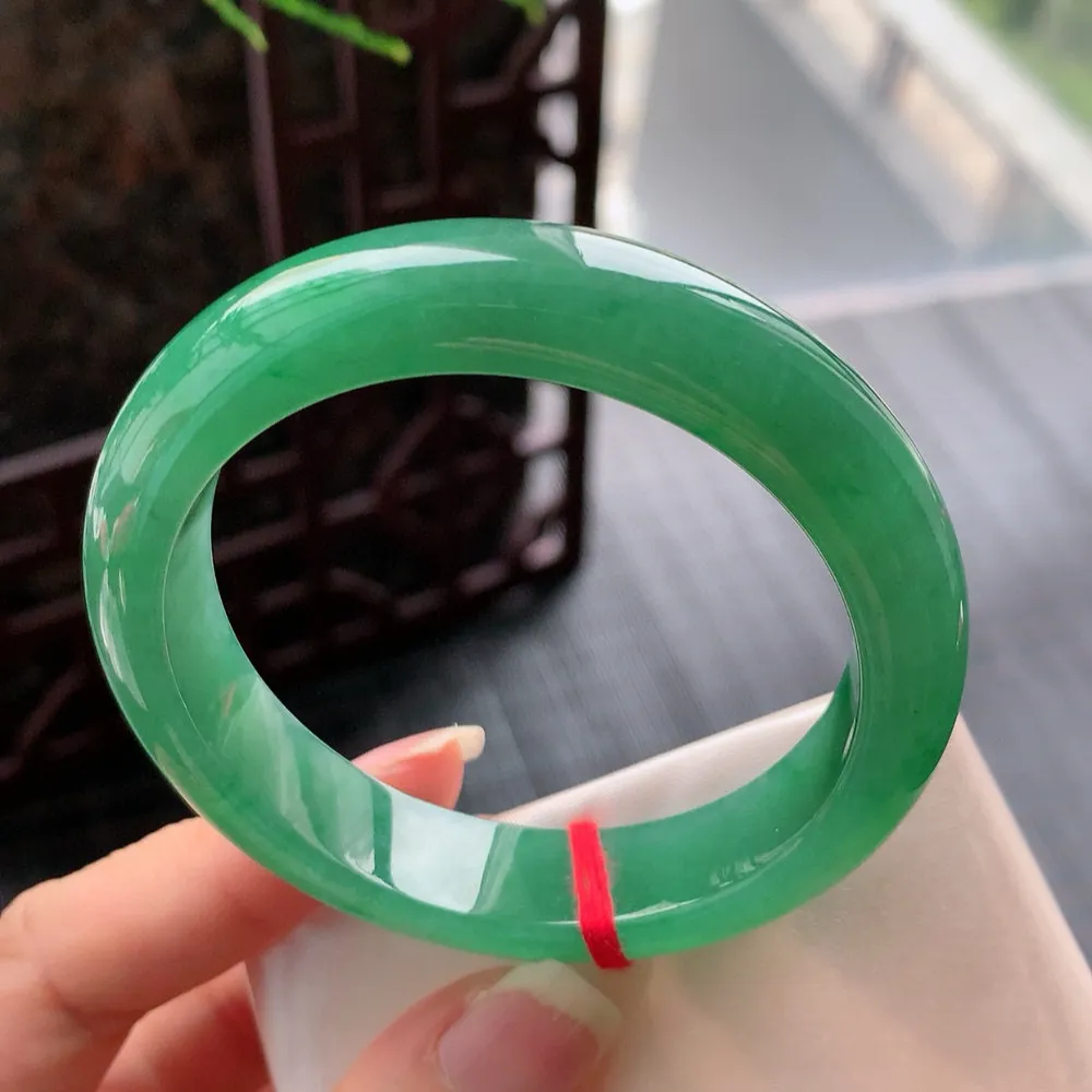 正圈满绿 无瑕 尺寸:54.4/12.6/8.1 满色