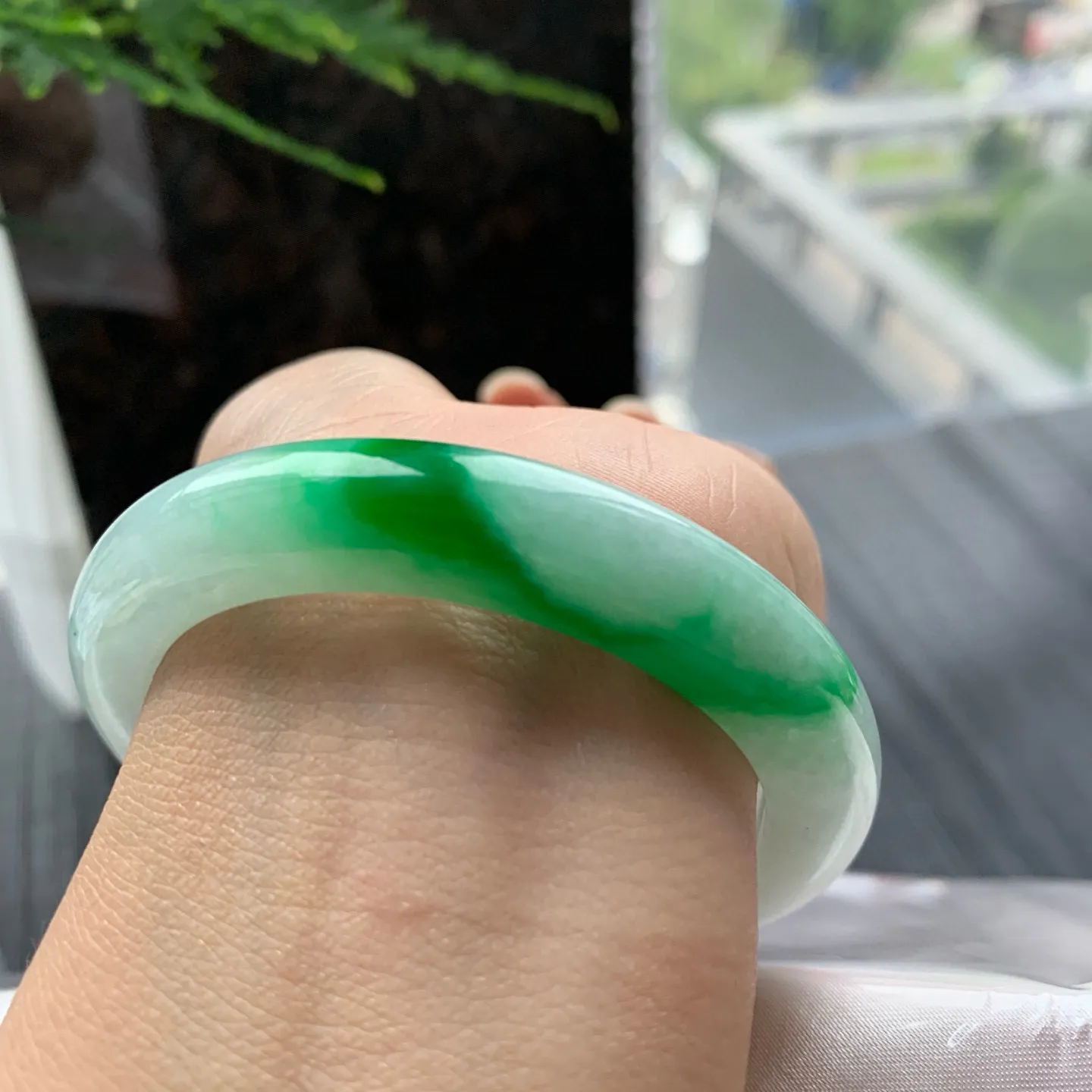 正圈冰辣阳绿 皮纹 尺寸:52.9/10/8.6 色辣