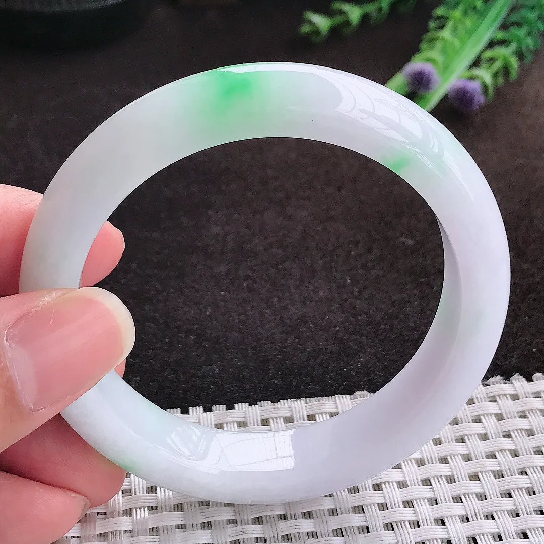 自然光55.8/12.5/8.7老坑精美温润飘阳绿手镯宽边翡翠玉镯手环