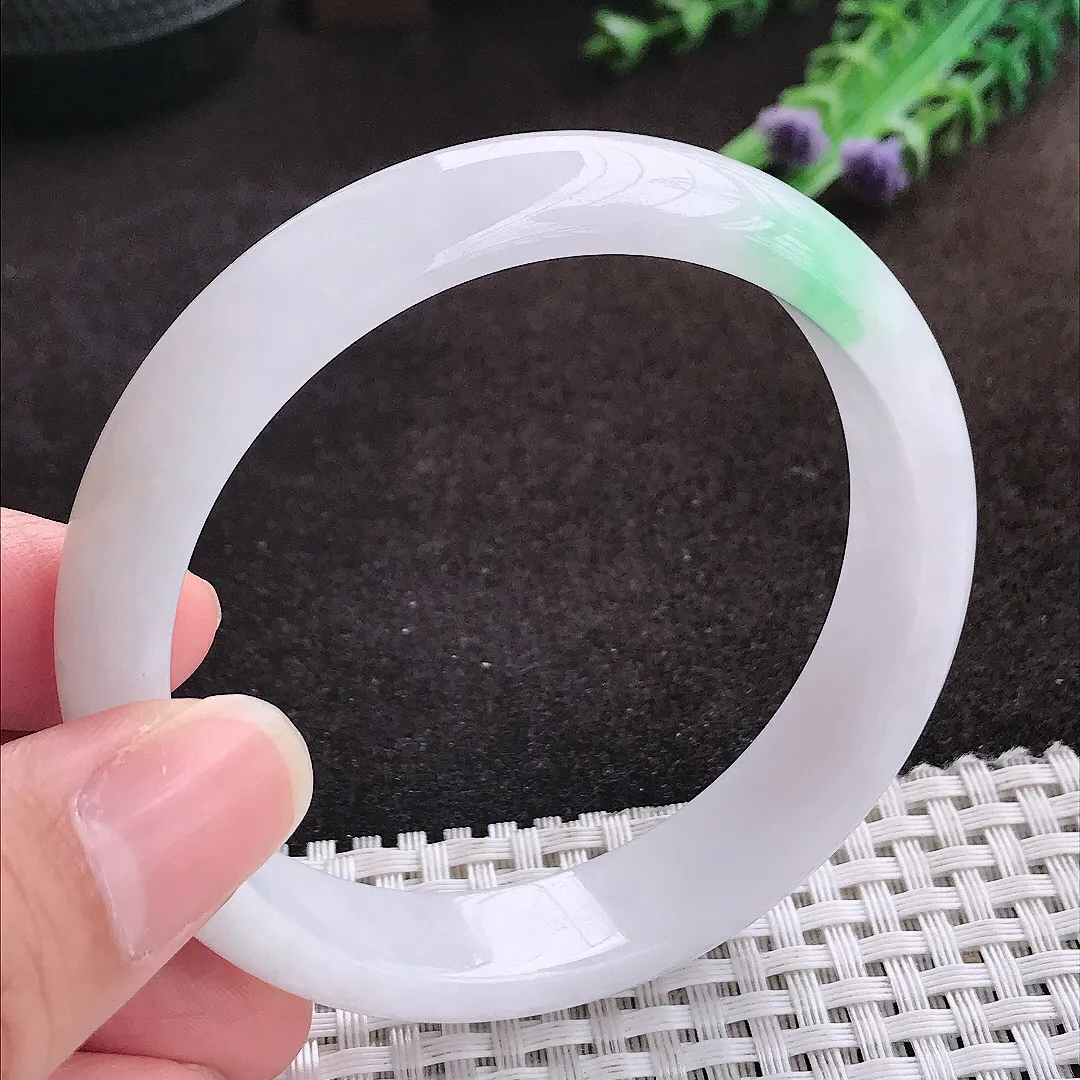 自然光58.5/13.5/7.2老坑冰润水灵飘绿手镯宽边翡翠玉镯手环