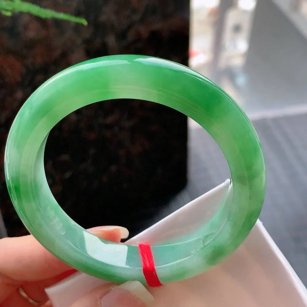 正圈冰糯阳绿 无瑕 尺寸:55.2/11.6/9 种色兼备