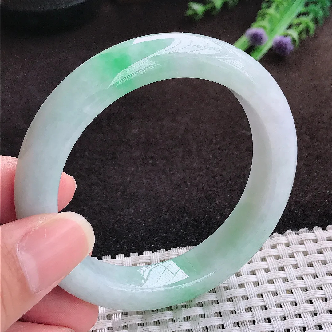自然光55.5/12.5/9.2老坑温润飘绿手镯宽边翡翠玉镯手环