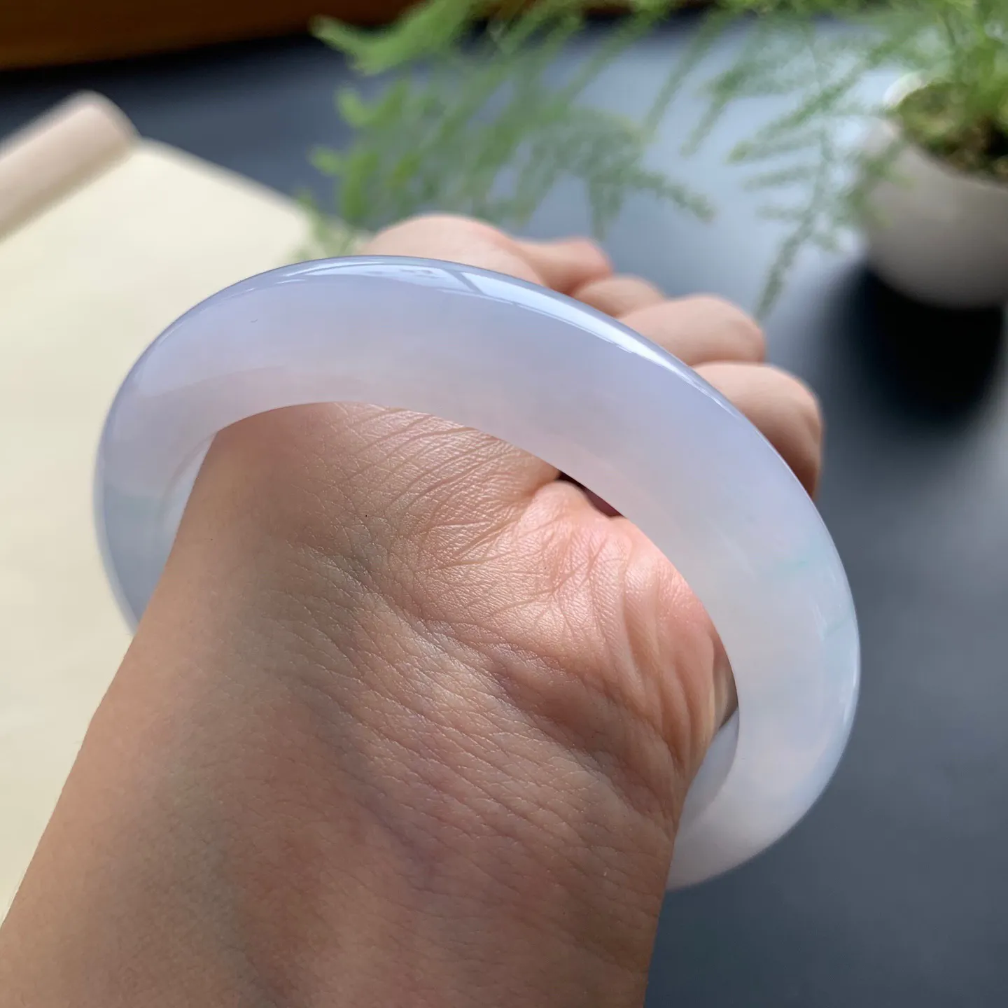 56.2圈口冰种正圈手镯 尺寸：56.2-12.5-8.8，无纹裂，冰透水润，胶感十足