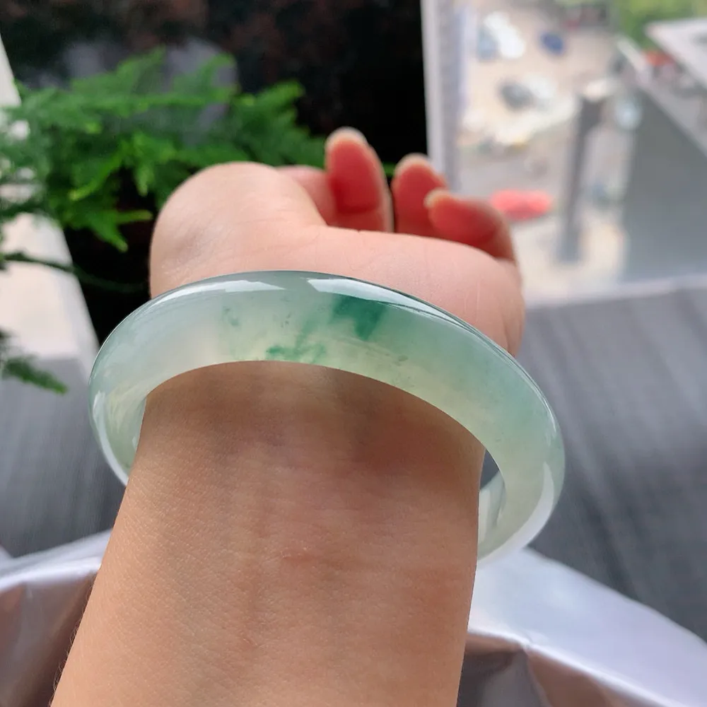 正圈冰玻飘花 无瑕 尺寸:58.1/12.8/8.5 花美 种水好️️