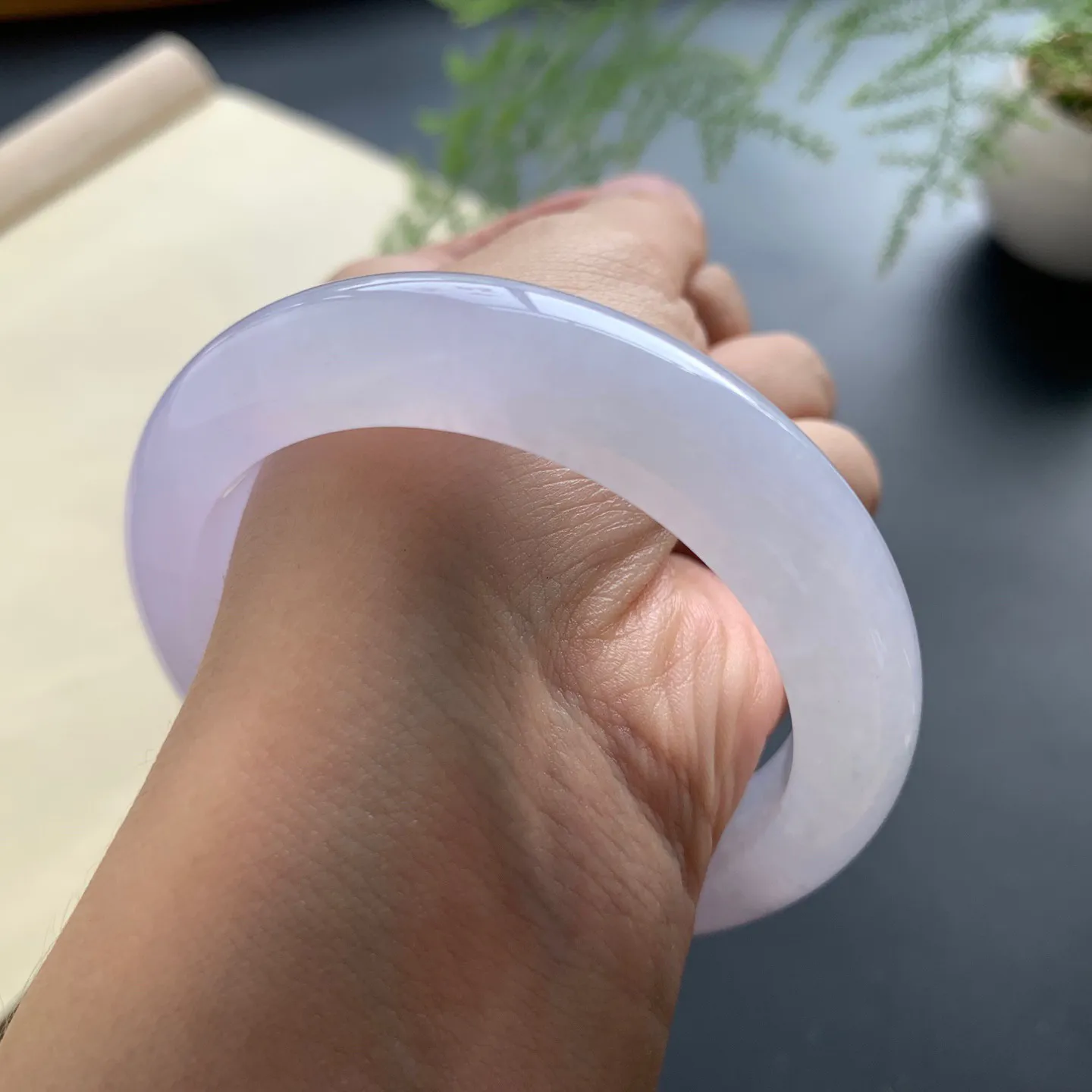 54圈口冰紫正圈手镯 尺寸：54-12.2-9.5，无纹裂，冰透水润，优雅迷人