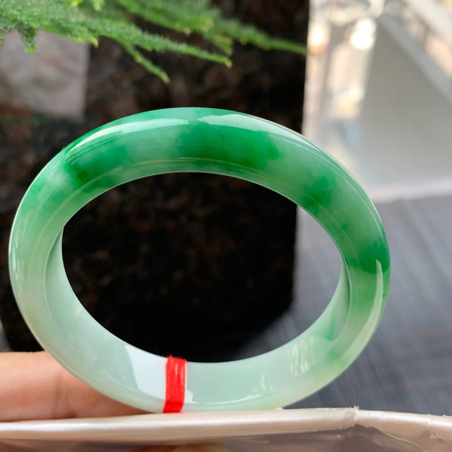 正圈冰糯翠绿 无瑕 尺寸:55.5/12.2/7.7 色好