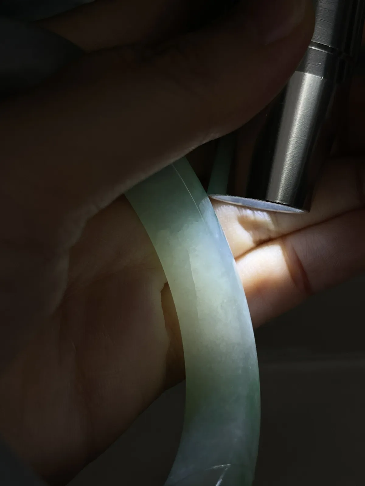 正圈58.3圈口，翡翠冰糯种飘绿手镯