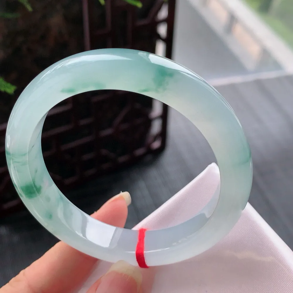 正圈冰波飘花 无瑕 尺寸:57.5/12.4/8.8 花美 种水好