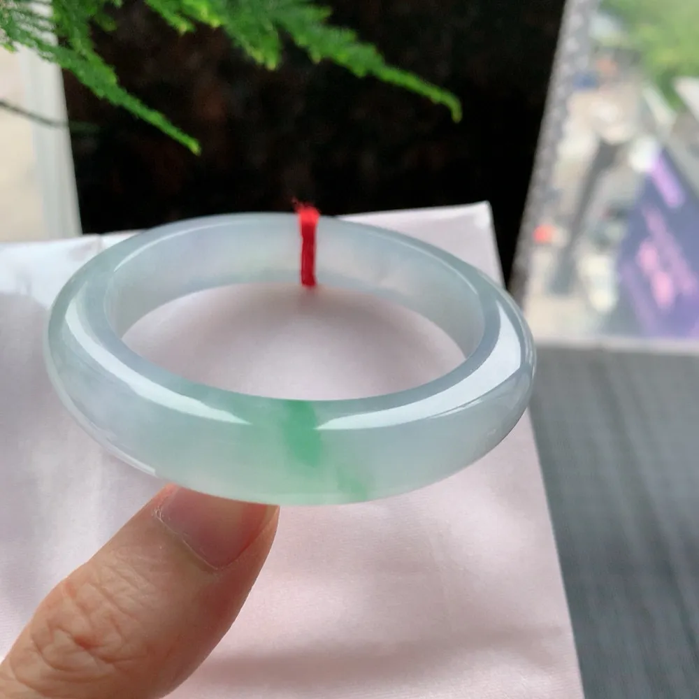 正圈冰玻阳绿 无瑕 尺寸:54.1/12/8.9 种色俱佳