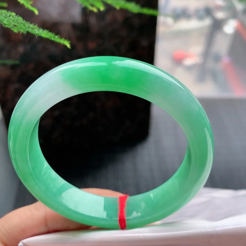 正圈一大圈阳绿 无瑕 尺寸:55.1/12.6/8.3色阳