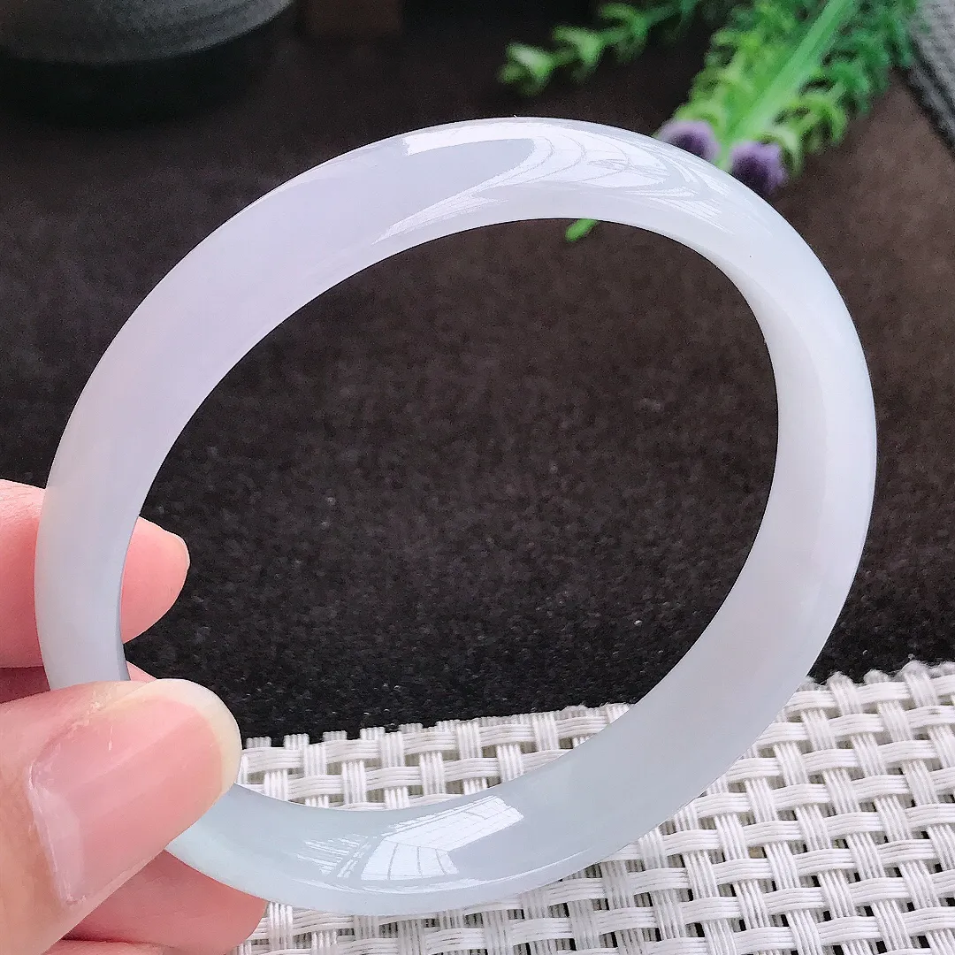自然光64/12.9/6.8老坑冰透果冻胶白月光大圈口手镯宽边翡翠玉镯手环