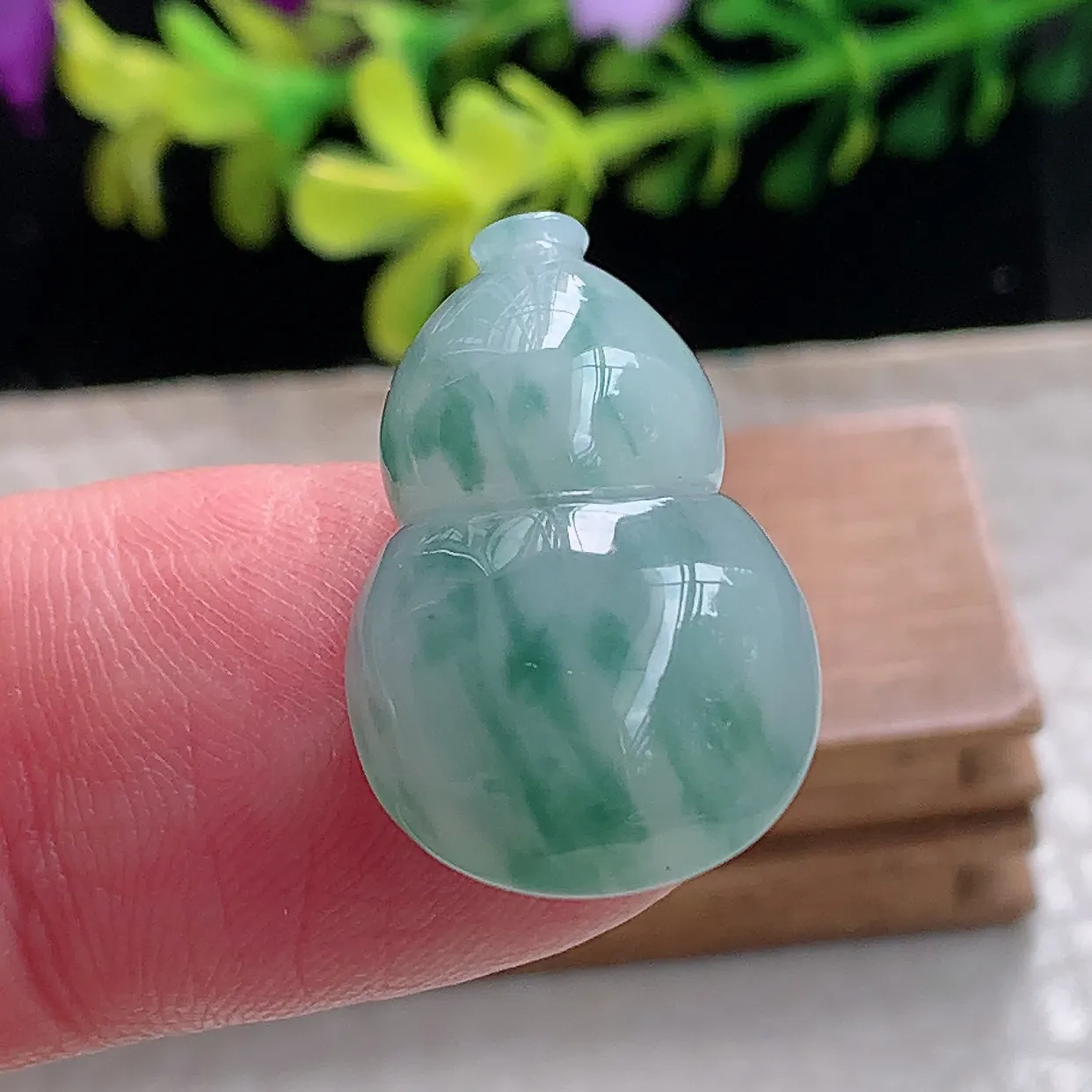 lz自然光22.8*14.6*6天然缅甸翡翠冰飘花饱满葫芦 玉葫芦玉吊坠