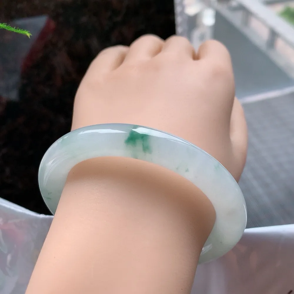 圆条高冰飘花 无瑕 尺寸:57.4/10.7 花美 种水好