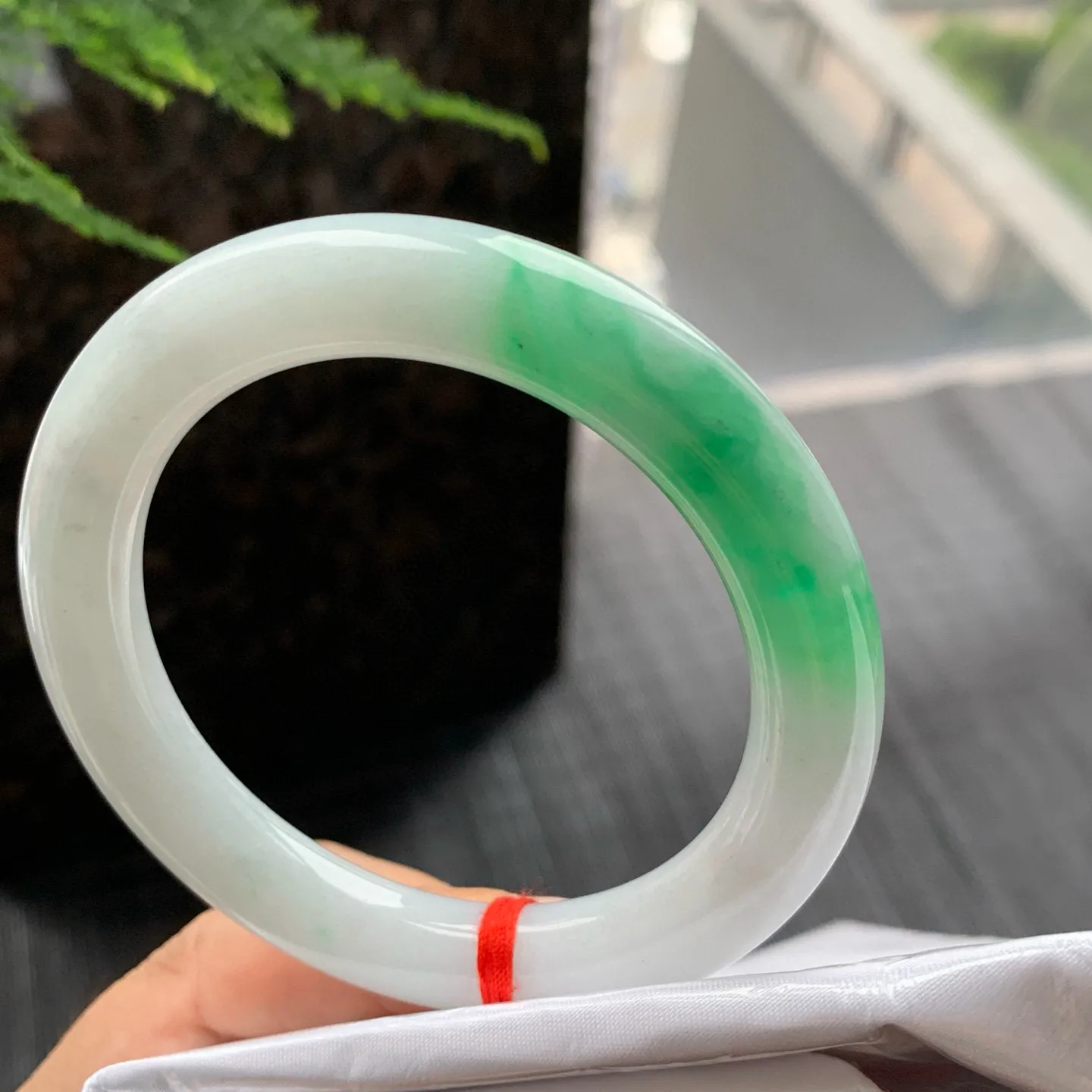 圆条冰糯阳绿 无瑕 尺寸:54.2/9.5/9.9 色好