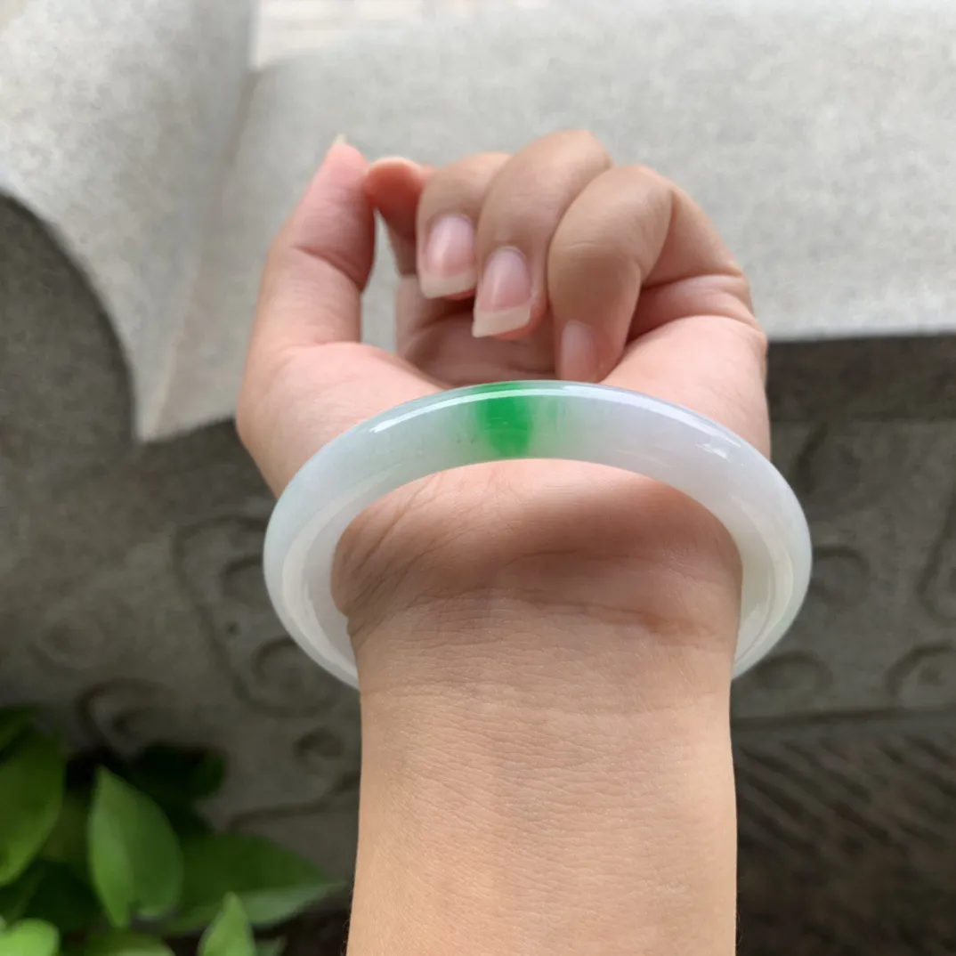 圈口 55.8-8.7【飘阳绿圆条手镯】  圆条55 56可戴