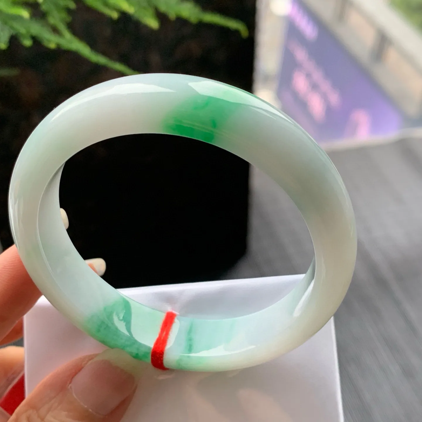 正圈冰糯阳绿 皮纹 尺寸:55.4/12.5/8.1 色好