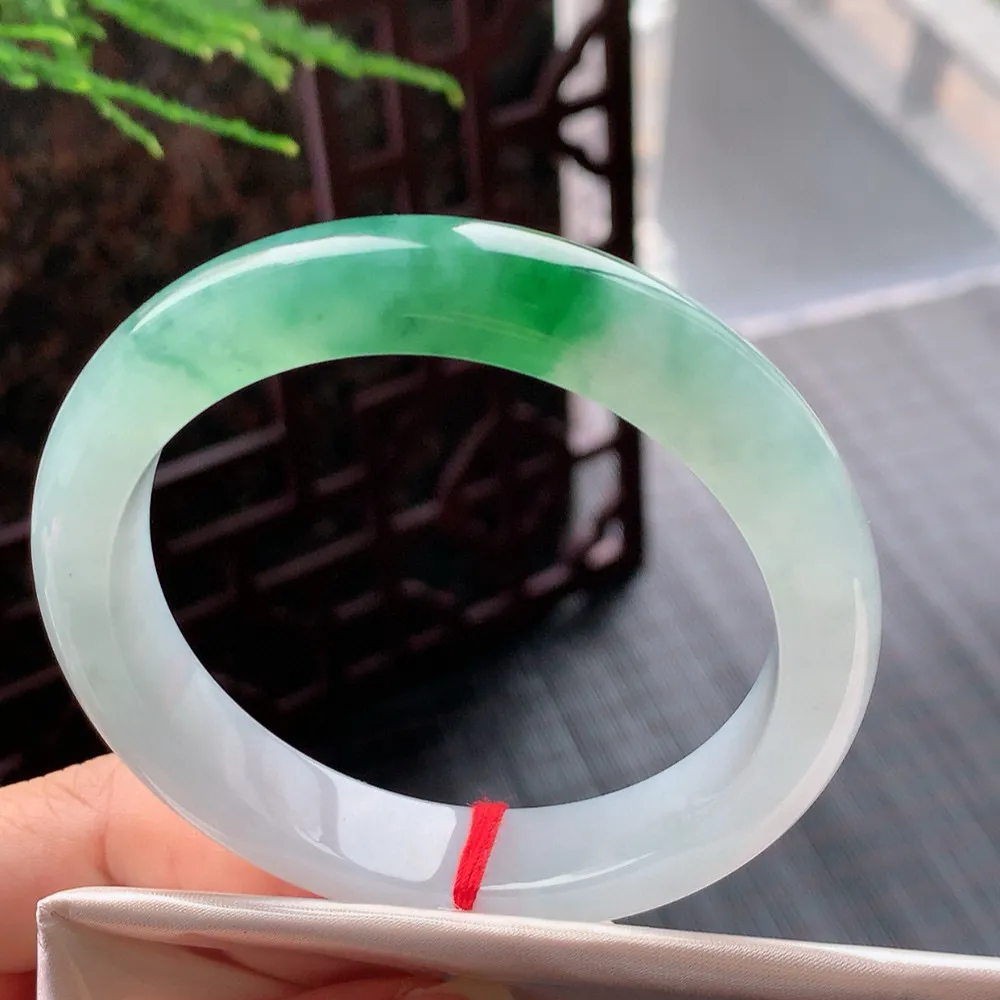 正圈高冰绿 无瑕 尺寸:56.6/11.6/8.5 种色兼备️️