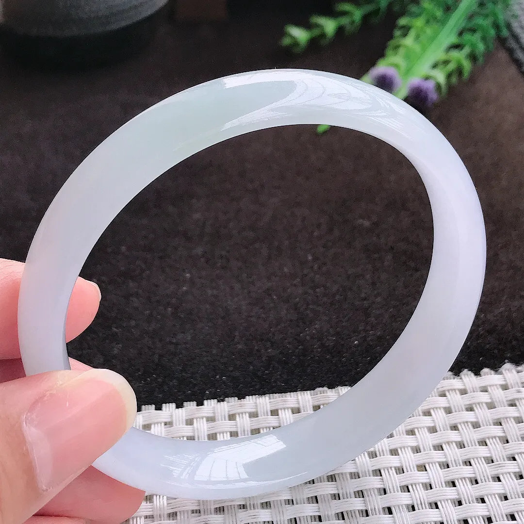 自然光64/12.9/6.8老坑冰透果冻胶白月光大圈口手镯宽边翡翠玉镯手环