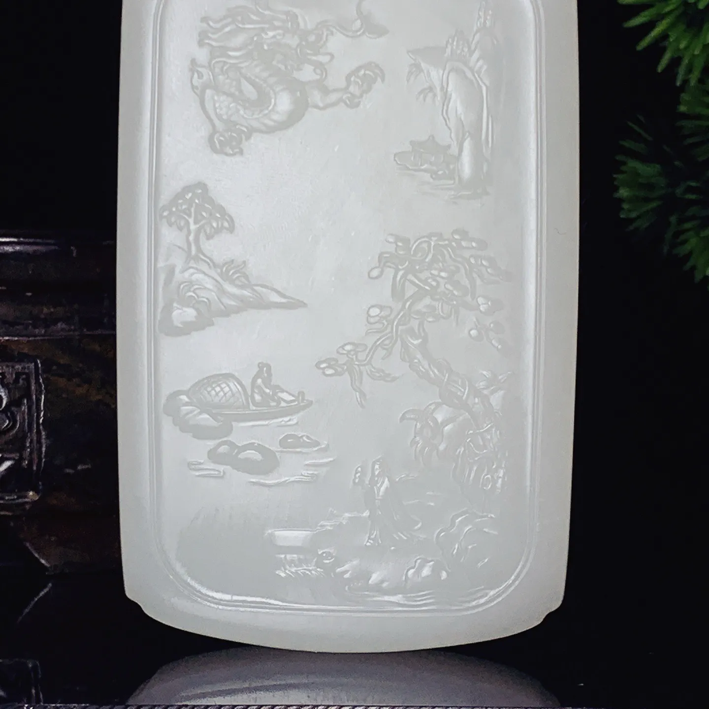 新疆和田玉羊脂白玉五方佛手把牌。尺寸90/55/17重213克 白度一级。无裂无杂 玉质细腻油润 底色纯净 脂粉好，品质好。lt251027