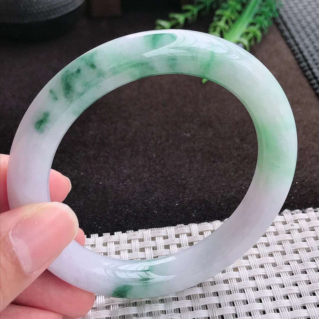 自然光60/11/108.老坑精美温润飘花大圈口圆条手镯翡翠玉镯手环