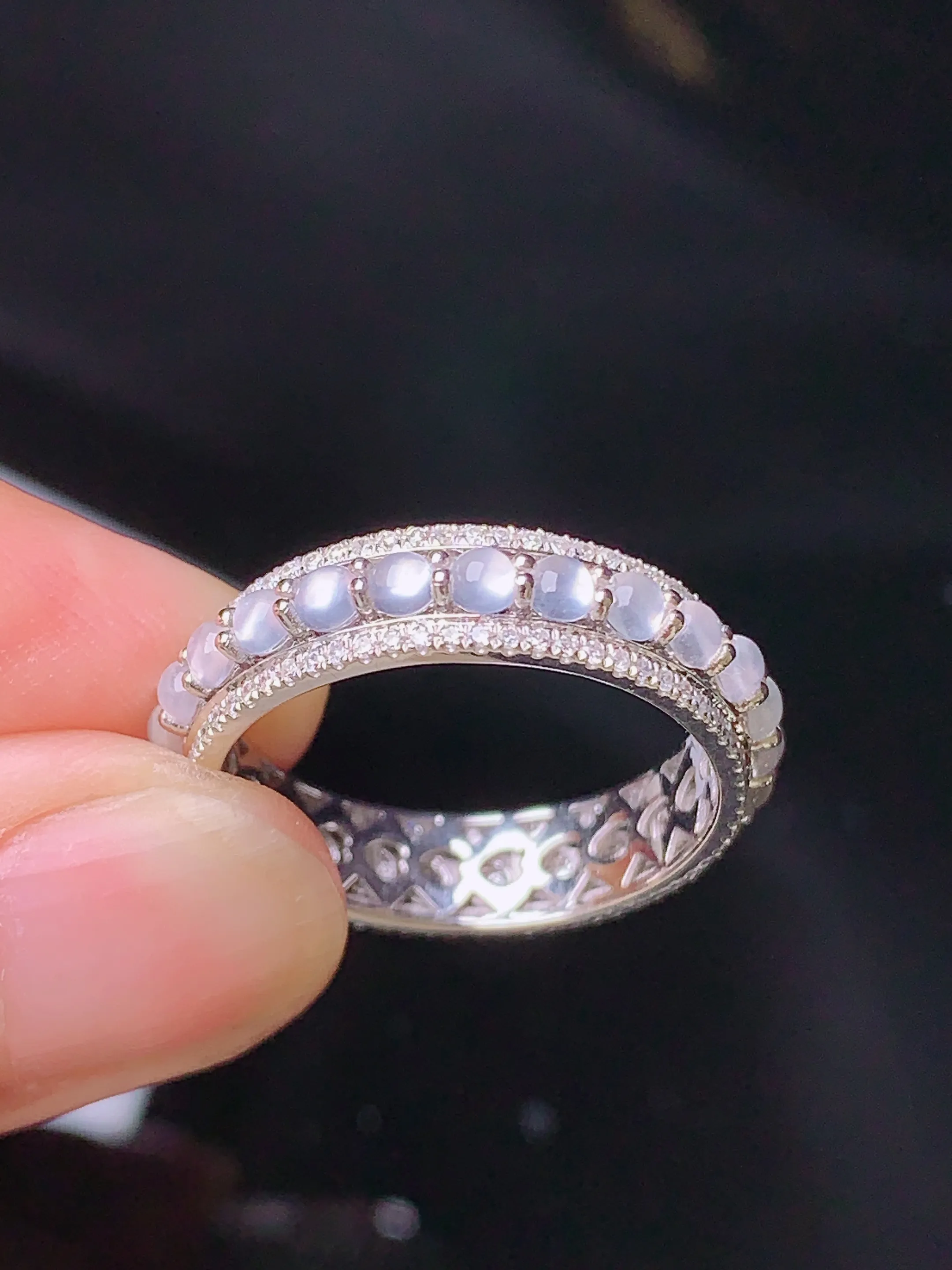 18k金钻镶嵌冰种蛋面组合戒指 玉质细腻 水润亮眼  圈口15.5 整体尺寸2