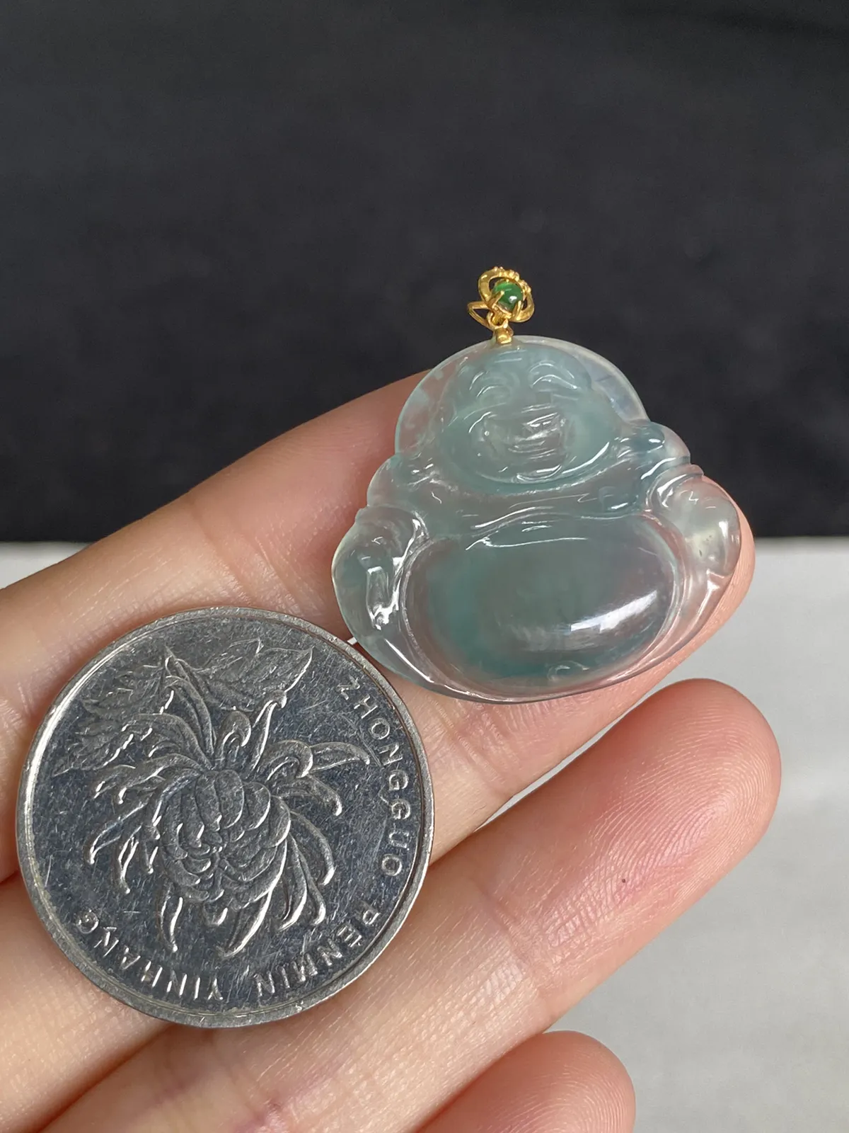 翡翠佛，印记：G18K,伴钻石（无色）