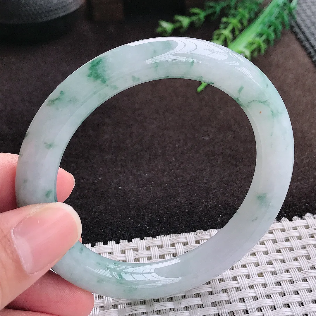 自然光57.8/10.8/10.2老坑精美温润飘花圆条手镯翡翠玉镯手环