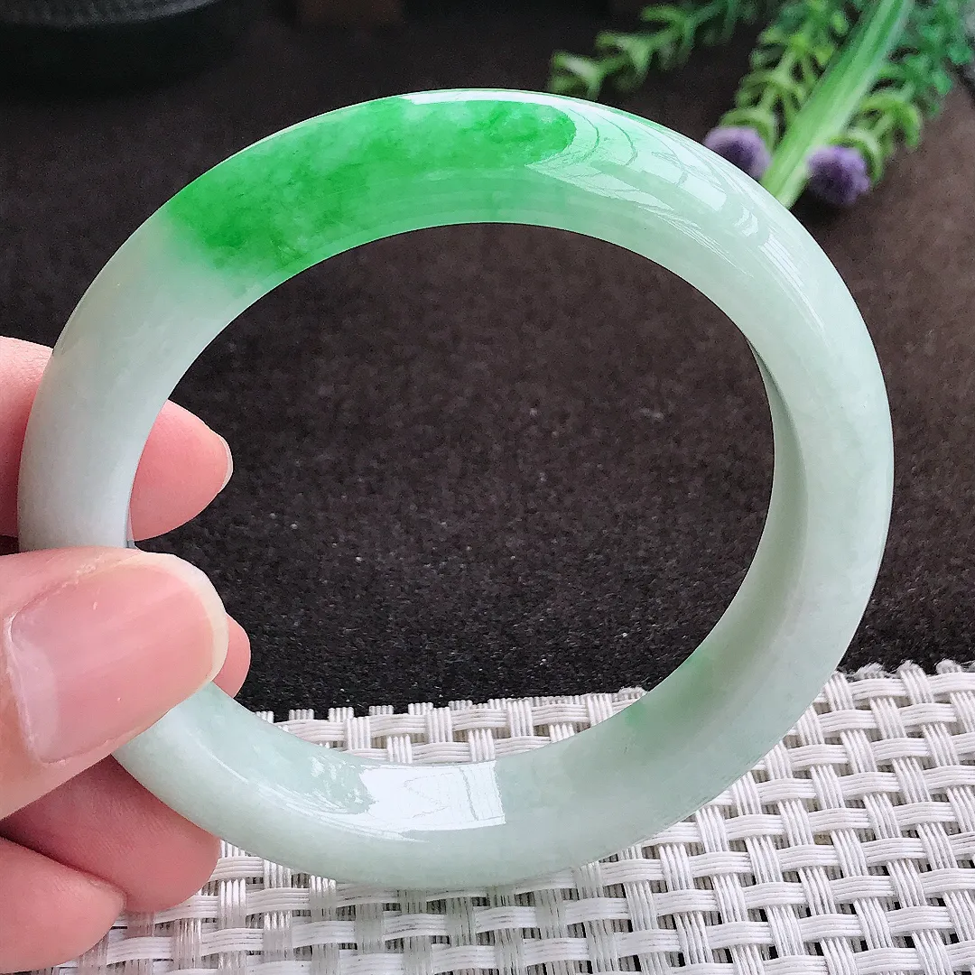 自然光56.5/12.3/9老坑精美温润飘阳绿手镯宽边翡翠玉镯手环