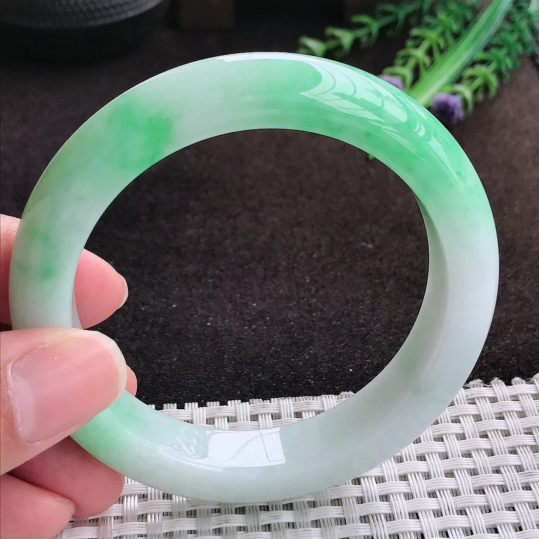 自然光57.8/12.6/9.5老坑精美冰润飘阳绿手镯宽边翡翠玉镯手环