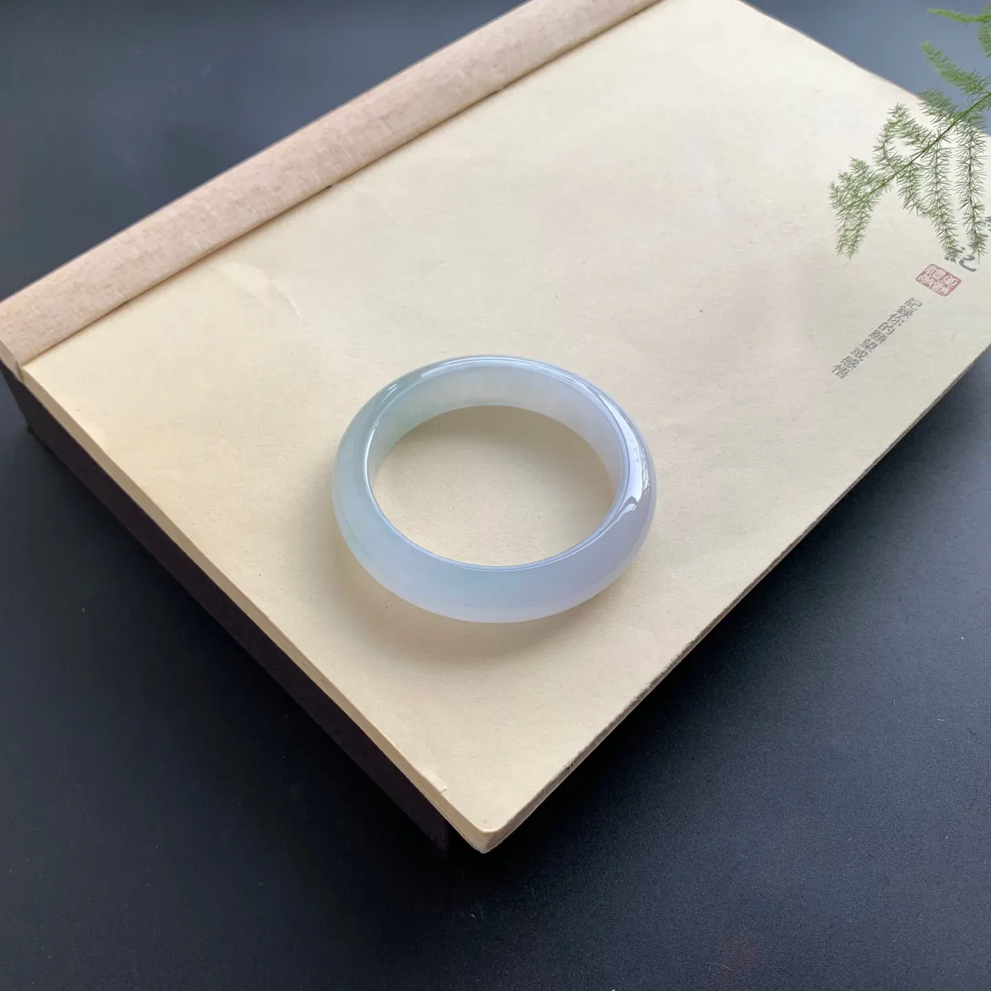 52.5圈口冰种正圈手镯 尺寸：52.5-12.8-8.5，无纹裂，白净光滑，水润起胶