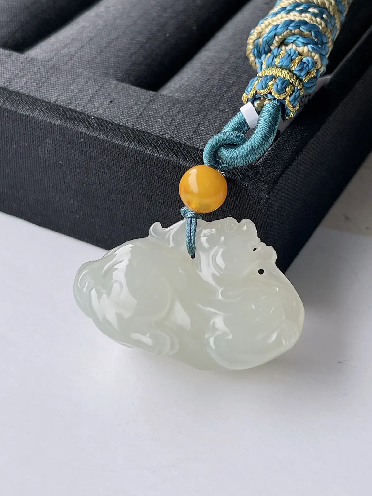 和田玉晴水貔貅挂件