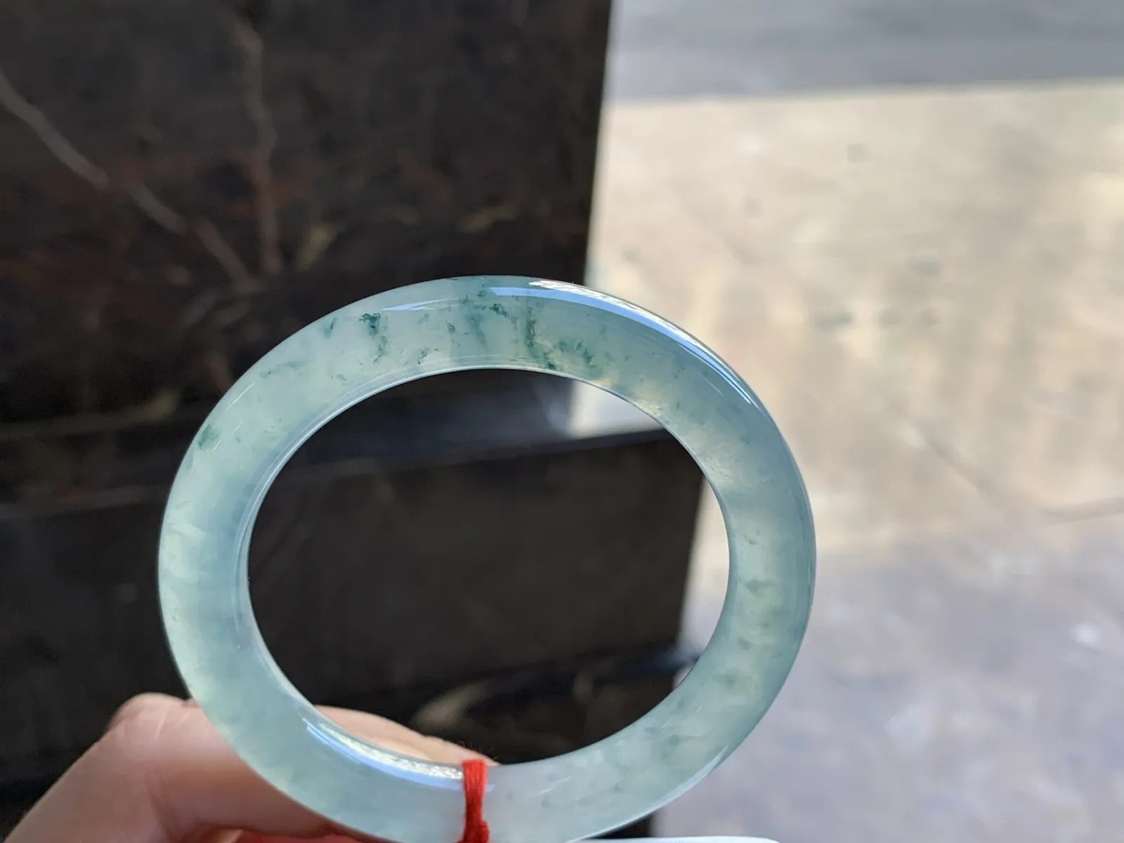 55-9.7

冰蓝花圆条手镯^_^透亮 飘花灵韵