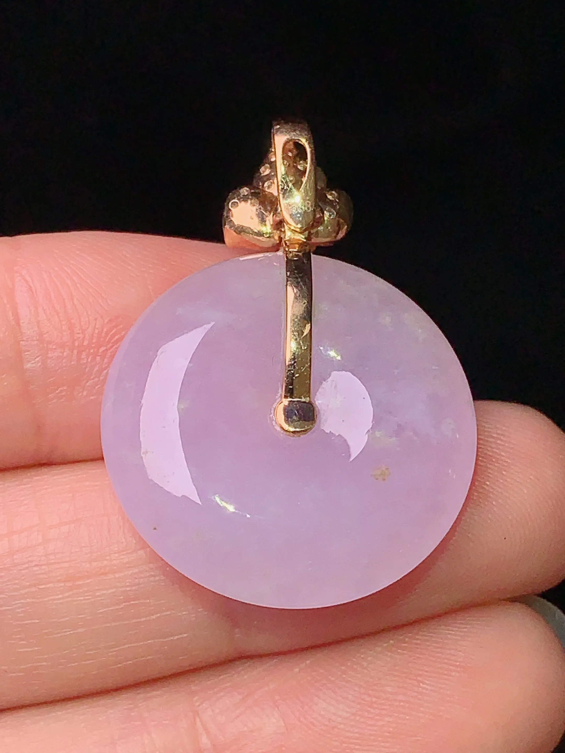 18k金钻镶嵌紫罗兰平安扣吊坠 玉质细腻 水润亮眼 色泽艳丽 整体尺寸30.8*22.2*6