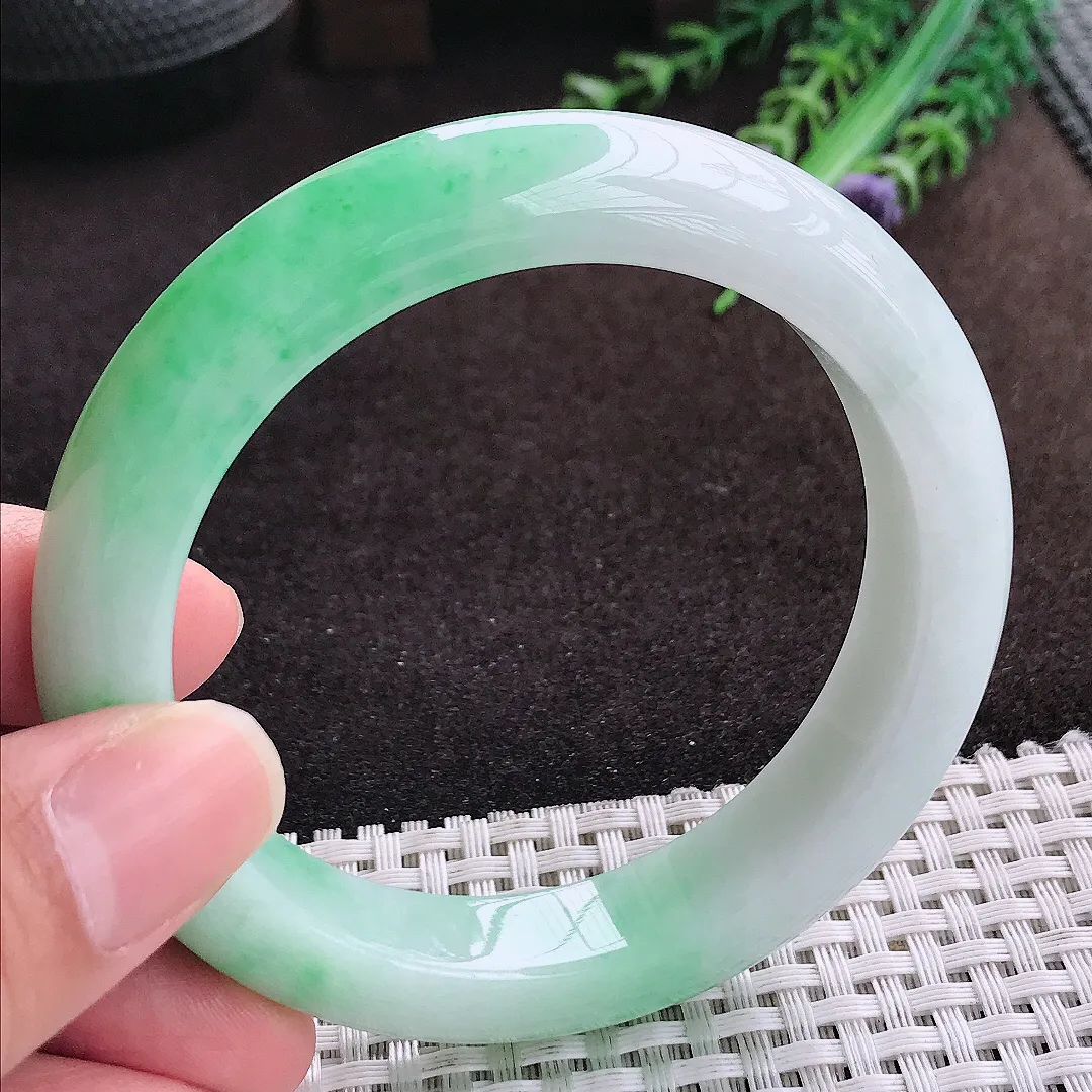 自然光57.8/12.6/9.5老坑精美冰润飘阳绿手镯宽边翡翠玉镯手环