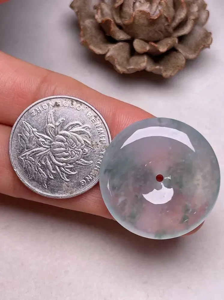 冰种飘花【平安扣】吊坠，种水好，玉质细腻 ，卖相好‘.