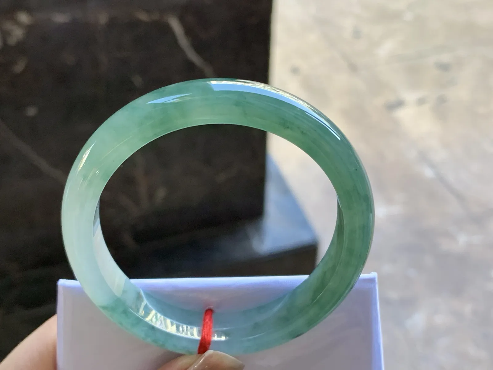 55-12-7.8

油青飘花手镯^_^冰透起光