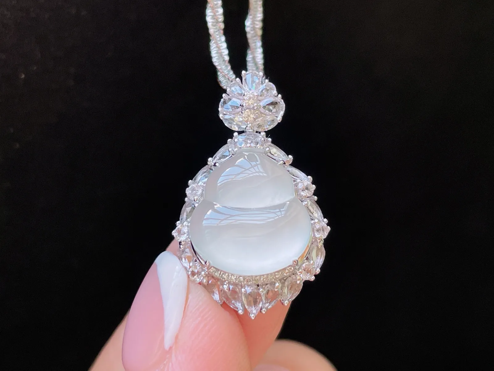 18K 冰种·葫芦

整26.7-16.5-8.4
裸13-12.5-3