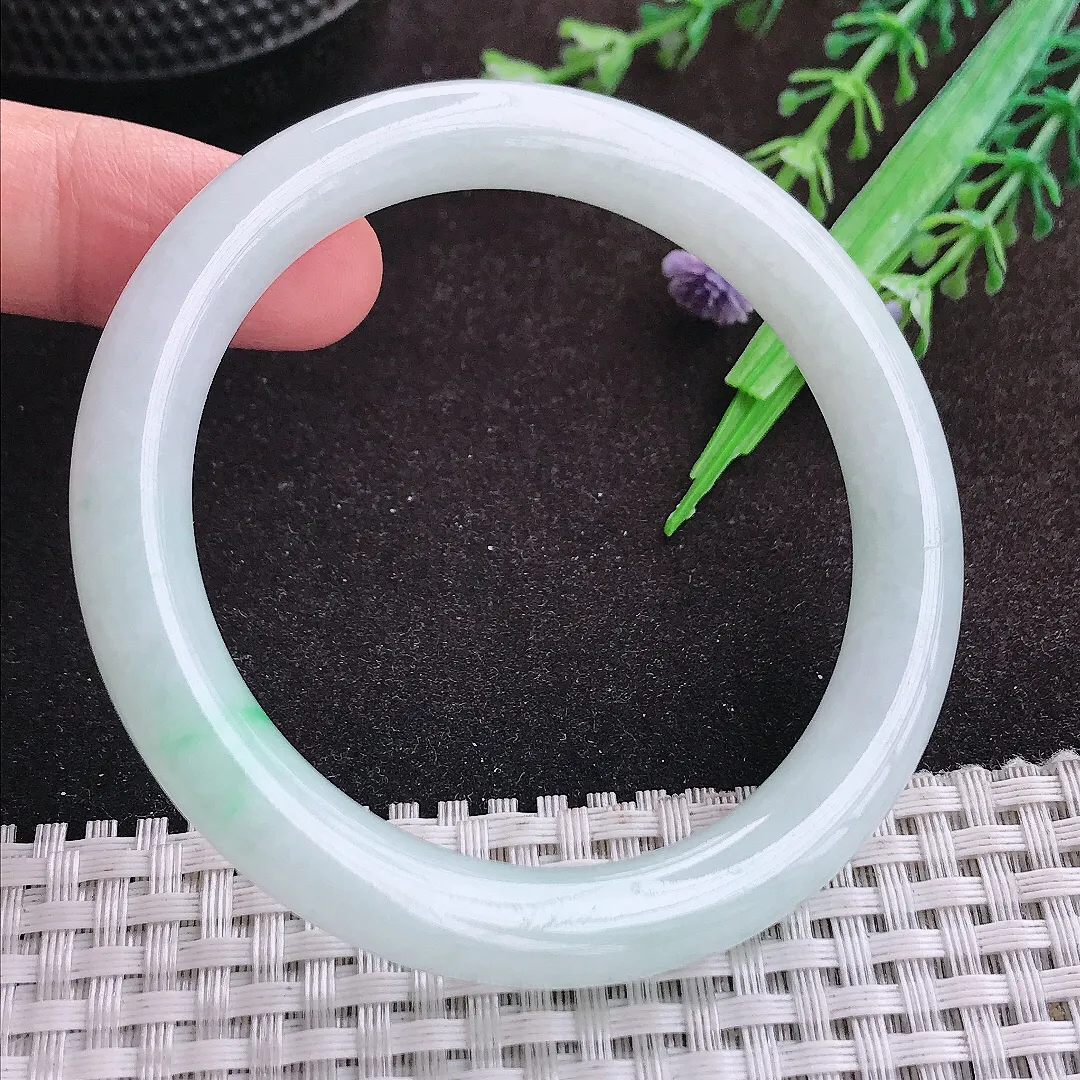 自然光55/8.9/8.6老坑秀气冰润飘绿圆条手镯翡翠玉镯手环
