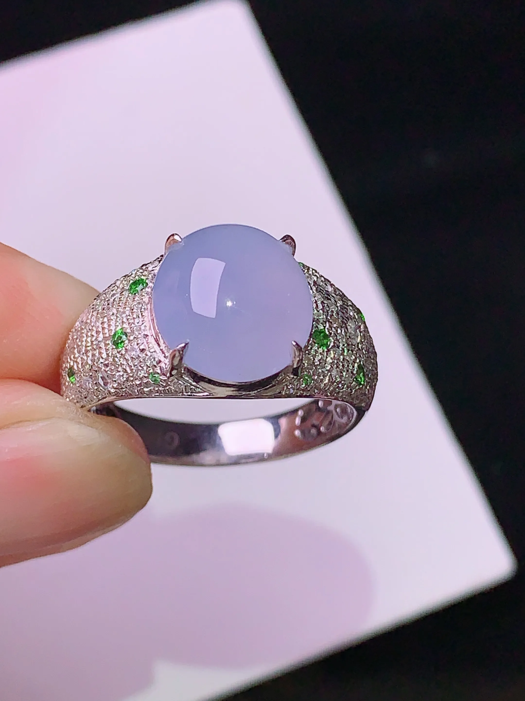 18k金钻镶嵌紫罗兰蛋面戒指 玉质细腻 水润亮眼  圈口13 整体尺寸10.5*9.3*4.2