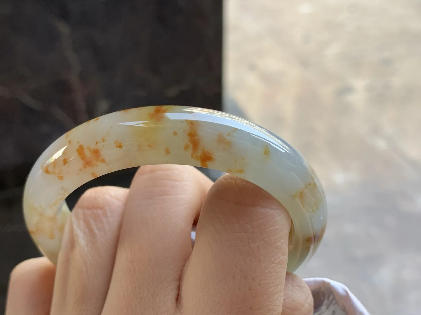 53-12.6-7.7

黄翡手镯^_^玉质温润 清新细腻