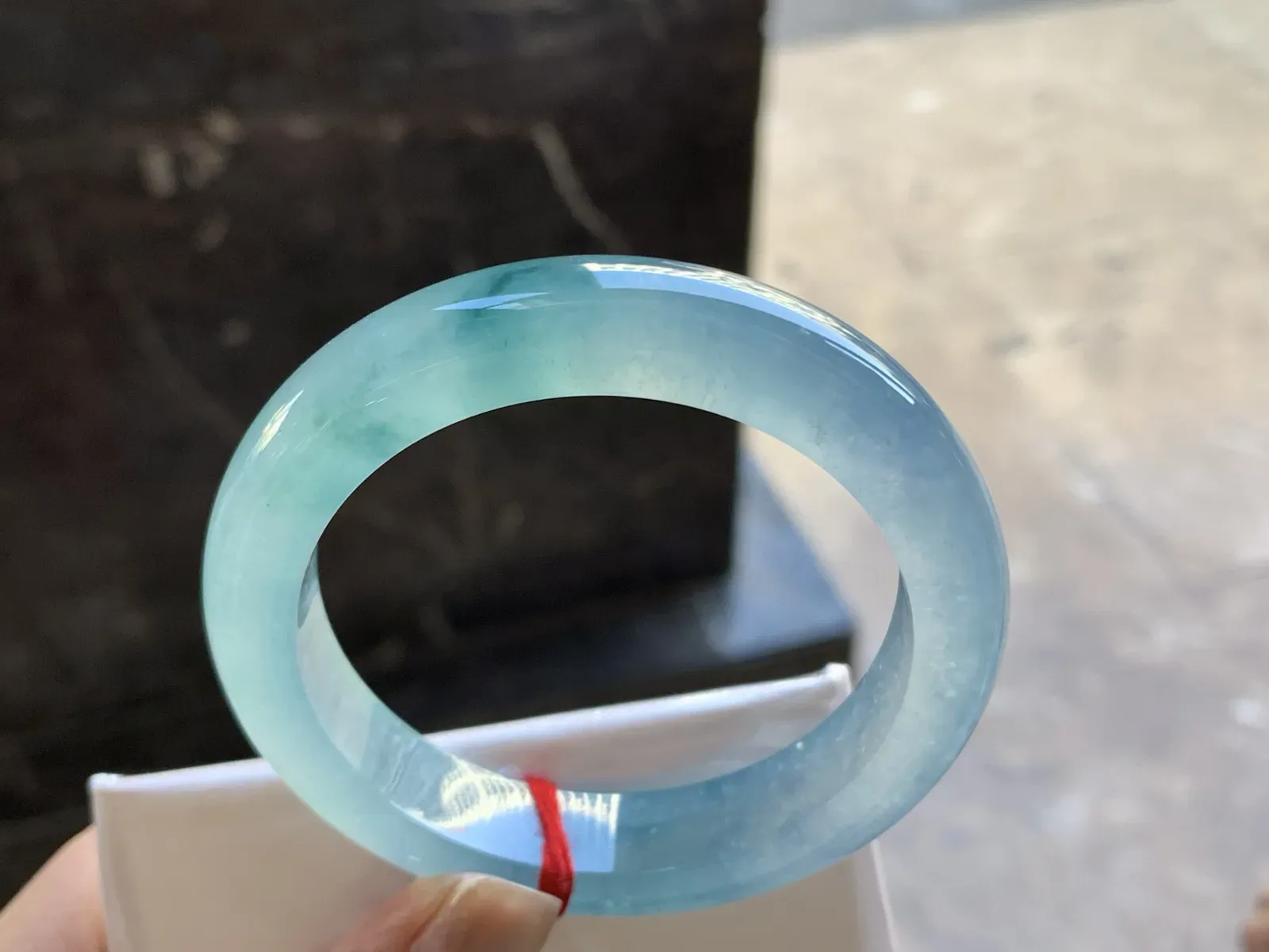 54-12.2-8

冰蓝花手镯^_^荧光十足 透亮