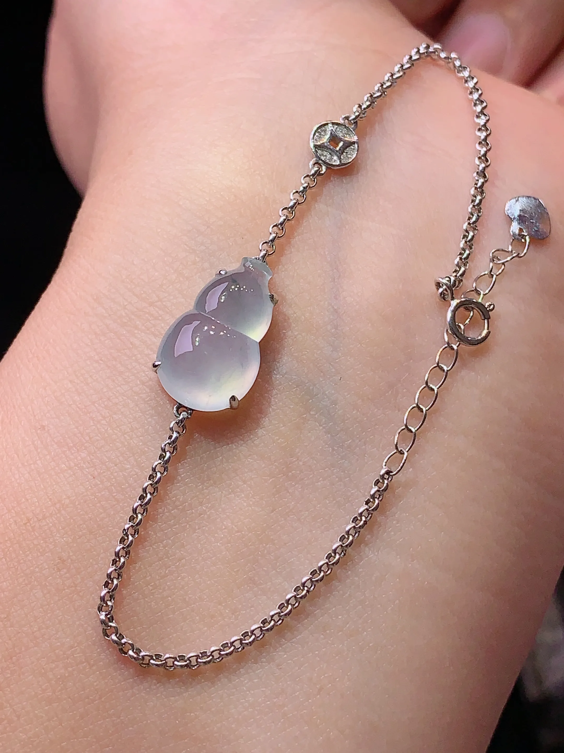 18k金镶嵌冰种葫芦手链 玉质细腻 色泽艳丽 水润亮眼  裸石尺寸13.8*8.6*5