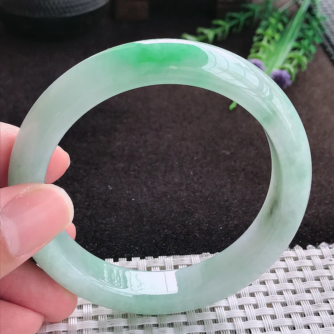 自然光59/12.9/9老坑精美冰润飘阳绿手镯宽边翡翠玉镯手环