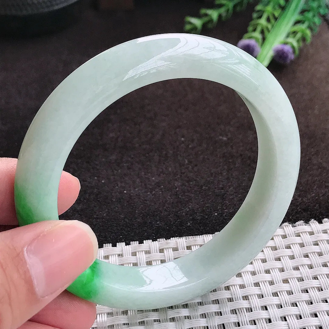 自然光56.5/12.3/9老坑精美温润飘阳绿手镯宽边翡翠玉镯手环