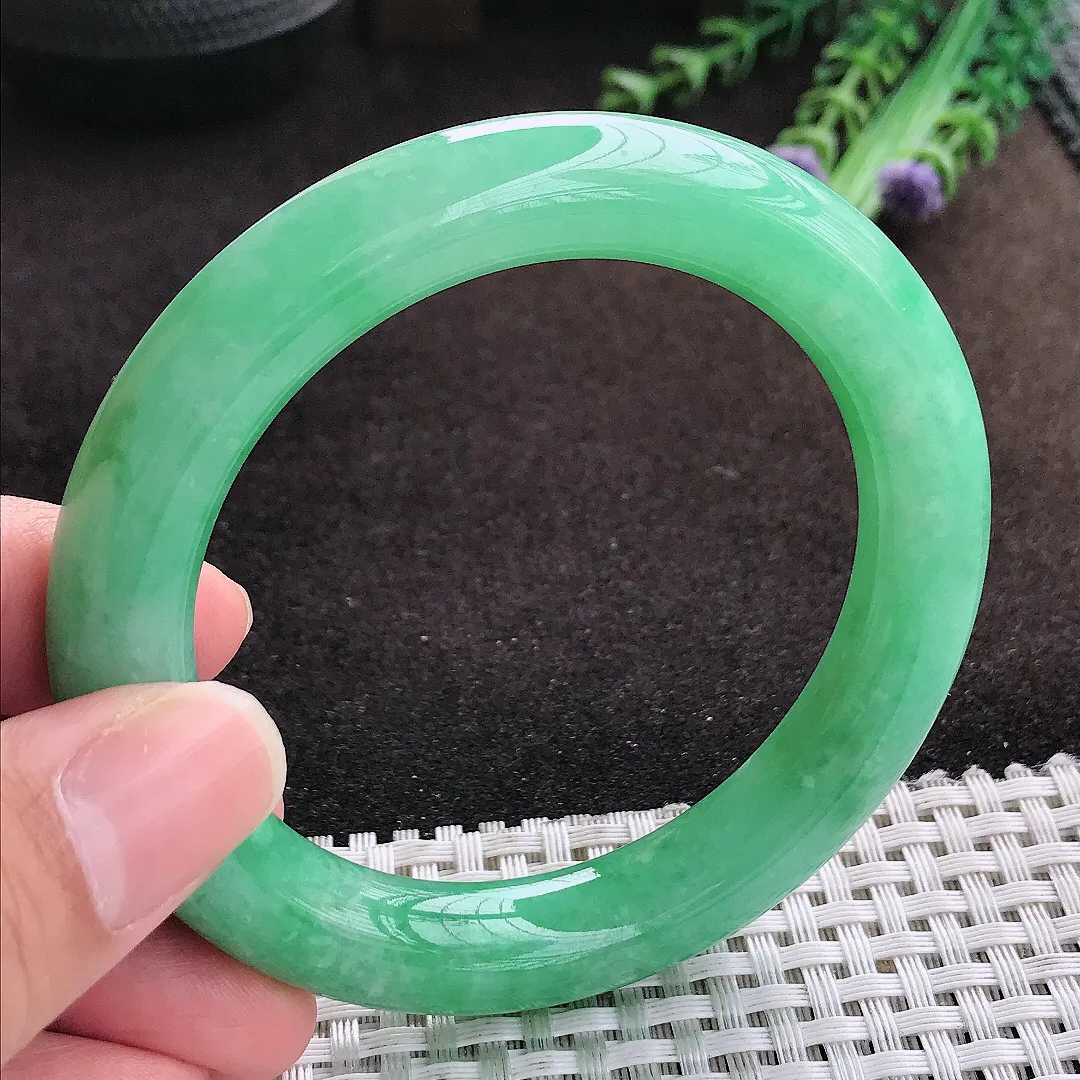 自然光56/10.9/10.6老坑精美辣阳绿满绿手镯圆条翡翠玉镯手环