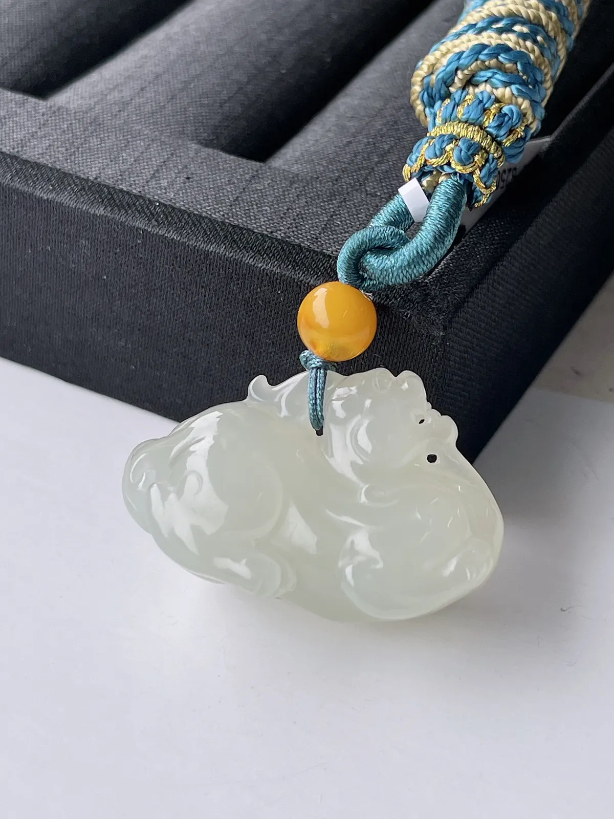 和田玉晴水貔貅挂件